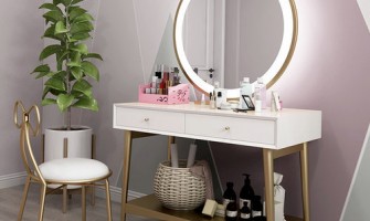 The dressing table of the lady